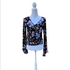 AMERICAN EAGLE OUTFITTERS Soft &Sexy “Crepe” Long Bell Sleeve Floral Blouse Sz S